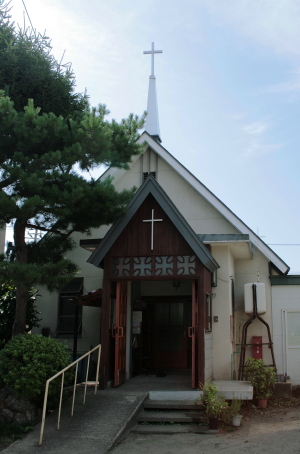 大館聖パウロ教会の正面からの写真