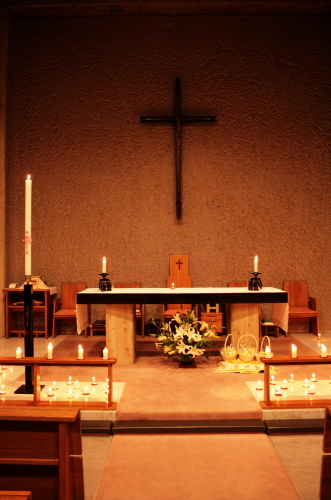 Easter_Vigil祭壇と十字架